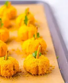 Mini Pumpkin Cheeseballs, How To Make Mini Pumpkin Cheeseballs