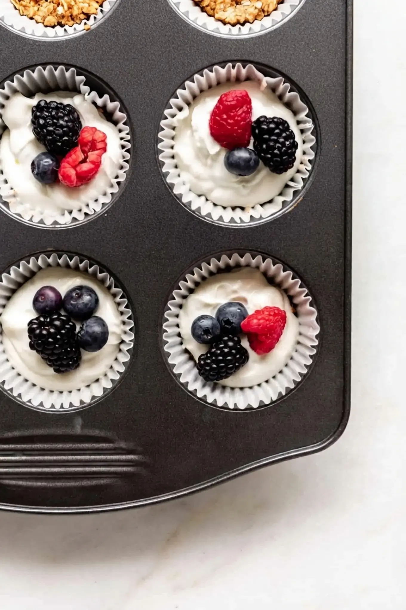Frozen Yogurt Granola Cups Recipe With Berries 26 Frozen Yogurt Granola Cups, Step 3